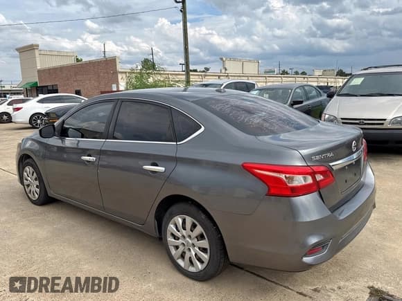 ✅ 2017 Nissan Sentra SV • VIN: 3N1AB7AP8HL663126 • Лот: 80017945. Опубликован ранее на Copart с пробегом 108 274 миль. Бесплатный доступ к архиву аукционных продаж из США и подробный отчёт об истории автомобиля на DreamBid. Изображение 3.