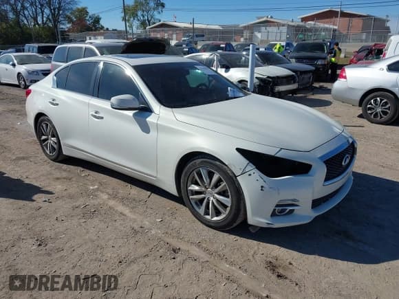 ✅ 2015 Infiniti Q50 Premium • VIN: JN1BV7AP0FM358086 • Lot: 43644990. Listed on IAAI with 149,883 mi. Free auction sales archive from the USA and detailed vehicle history report at DreamBid. Image 1.