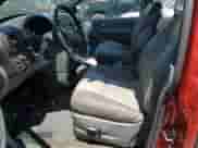 2004 Dodge Caravan SXT z VIN 2D4GP44L54R570404, wystawiony jako Copart lot #56646824 z przebiegiem 239 162 mil mil oraz Szkoda całkowita • Salvage title. Historia ofert i sprzedaży dostępna na DreamBid. Obrazek 7.