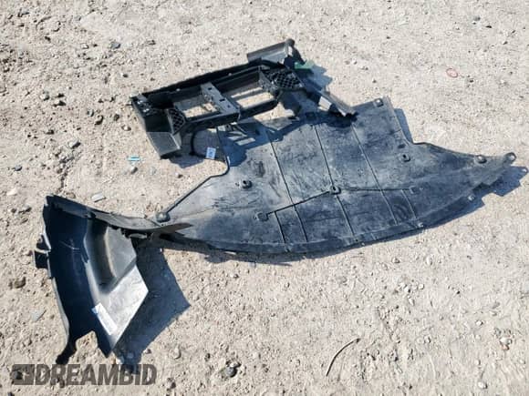 ✅ 2024 Chevrolet Silverado 1500 Work Truck • VIN: 1GCPAAEK9RZ332961 • Lot: 70180985. Wystawiony na Copart z przebiegiem 29 913 mil. Bezpłatny archiwum sprzedaży aukcyjnych z USA i szczegółowy raport historii pojazdu na DreamBid. Zdjęcie 13.