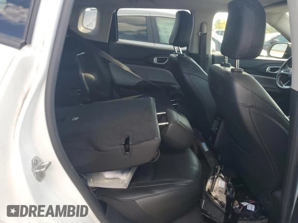 ✅ 2022 Jeep Compass Latitude Lux • VIN: 3C4NJDFB2NT207101 • Лот: 83967455. Опубликован ранее на Copart с пробегом 36 195 миль. Бесплатный доступ к архиву аукционных продаж из США и подробный отчёт об истории автомобиля на DreamBid. Изображение 11.