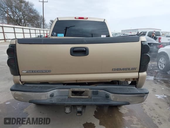 ✅ 2004 Chevrolet Silverado 2500HD LS • VIN: 1GCHC23U14F111681 • Лот: 41572118. Опубликован ранее на IAAI с пробегом 410 470 миль. Бесплатный доступ к архиву аукционных продаж из США и подробный отчёт об истории автомобиля на DreamBid. Изображение 16.