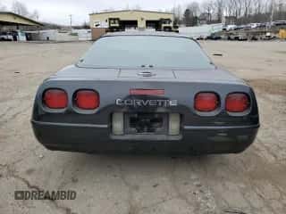 1992 Chevrolet Corvette z VIN 1G1YY23P9N5115604, wystawiony jako Copart lot #47629864 z przebiegiem Nie podano mil oraz Szkoda całkowita • Salvage title. Historia ofert i sprzedaży dostępna na DreamBid. Obrazek 6.