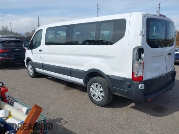 ✅ 2024 Ford Transit Passenger XL • VIN: 1FBAX2Y82RKA83460 • Лот: 41840551. Опубликован ранее на IAAI с пробегом 19 106 миль. Бесплатный доступ к архиву аукционных продаж из США и подробный отчёт об истории автомобиля на DreamBid. Изображение 3.