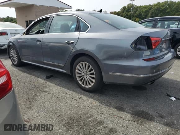 ✅ 2016 Volkswagen Passat SE • VIN: 1VWBT7A35GC041943 • Lot: 82146685. Listed on Copart with 101,246 mi. Free auction sales archive from the USA and detailed vehicle history report at DreamBid. Image 2.