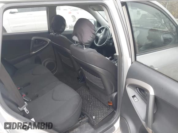 ✅ 2008 Toyota RAV4 Sport • VIN: JTMBK32VX86029723 • Lot: 43769606. Wystawiony na IAAI z przebiegiem 178 462 mil. Bezpłatny archiwum sprzedaży aukcyjnych z USA i szczegółowy raport historii pojazdu na DreamBid. Zdjęcie 8.