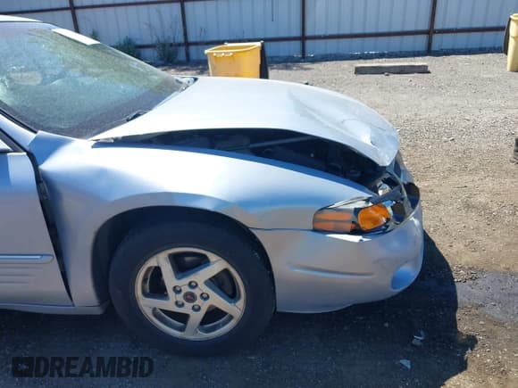 ✅ 2004 Pontiac Bonneville SE • VIN: 1G2HX52K84U197562 • Lot: 42401582. Wystawiony na IAAI z przebiegiem 161 646 mil. Bezpłatny archiwum sprzedaży aukcyjnych z USA i szczegółowy raport historii pojazdu na DreamBid. Zdjęcie 6.