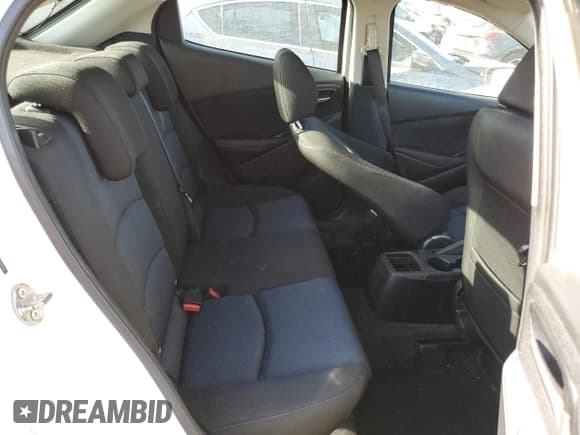 ✅ 2020 Toyota Yaris LE • VIN: 3MYDLBJV7LY708191 • Lot: 74007954. Wystawiony na Copart z przebiegiem 211 199 mil. Bezpłatny archiwum sprzedaży aukcyjnych z USA i szczegółowy raport historii pojazdu na DreamBid. Zdjęcie 11.