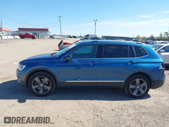 ✅ 2020 Volkswagen Tiguan SE • VIN: 3VV2B7AX0LM125607 • Lot: 43506953. Listed on IAAI with 80,746 mi. Free auction sales archive from the USA and detailed vehicle history report at DreamBid. Image 14.