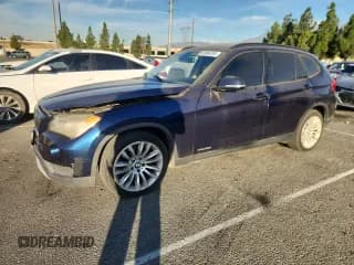 ✅ 2014 BMW X1 sDrive28i • VIN: WBAVM1C50EVW49800 • Лот: 91084285. Опубликован ранее на Copart с пробегом 143 990 миль. Бесплатный доступ к архиву аукционных продаж из США и подробный отчёт об истории автомобиля на DreamBid. Изображение 1.