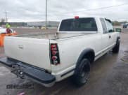 ✅ 1997 Chevrolet Silverado 1500 • VIN: 2GCEC19R8V1152138 • Lot: 43560356. Wystawiony na IAAI z przebiegiem 255 703 mil. Bezpłatny archiwum sprzedaży aukcyjnych z USA i szczegółowy raport historii pojazdu na DreamBid. Zdjęcie 4.