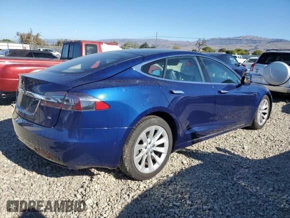 ✅ 2017 Tesla Model S 60 • VIN: 5YJSA1E1XHF184437 • Lot: 91235435. Listed on Copart with 127,141 mi. Free auction sales archive from the USA and detailed vehicle history report at DreamBid. Image 3.