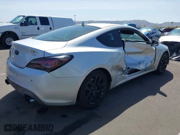 ✅ 2014 Hyundai Genesis Coupe R-Spec • VIN: KMHHT6KD6EU120667 • Lot: 41956038. Wystawiony na IAAI z przebiegiem 163 464 mil. Bezpłatny archiwum sprzedaży aukcyjnych z USA i szczegółowy raport historii pojazdu na DreamBid. Zdjęcie 4.