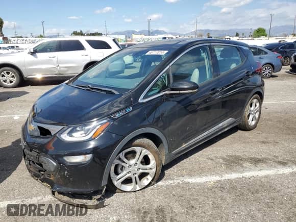 2017 Chevrolet Bolt EV LT z VIN 1G1FW6S05H4187421, wystawiony jako Copart lot #46717014 z przebiegiem 69 451 mil mil oraz . Historia ofert i sprzedaży dostępna na DreamBid. Obrazek 1.