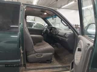 1999 Dodge 1500 с VIN 3B7HF13Z0XM516352, выставлен на аукционе IAAI как лот 43344215 с пробегом 165 497 миль миль и . История ставок и продаж доступна на DreamBid. Изображение 5.