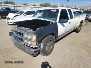✅ 1996 Chevrolet Silverado 1500 • VIN: 1GCEC19R0TE110221 • Lot: 80949385. Wystawiony na Copart z przebiegiem 566 496 mil. Bezpłatny archiwum sprzedaży aukcyjnych z USA i szczegółowy raport historii pojazdu na DreamBid. Zdjęcie 1.