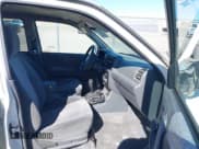 ✅ 2001 Isuzu Rodeo S • VIN: 4S2DM58W214347968 • Лот: 41871597. Опубликован ранее на IAAI с пробегом 216 343 миль. Бесплатный доступ к архиву аукционных продаж из США и подробный отчёт об истории автомобиля на DreamBid. Изображение 5.