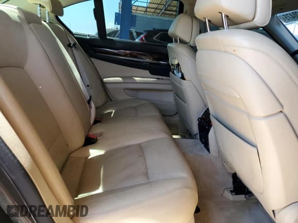 ✅ 2013 BMW 7 Series 750i • VIN: WBAYA8C50DD227660 • Лот: 71820475. Опубликован ранее на Copart с пробегом 120 533 миль. Бесплатный доступ к архиву аукционных продаж из США и подробный отчёт об истории автомобиля на DreamBid. Изображение 10.