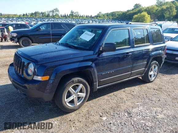 ✅ 2016 Jeep Patriot Sport • VIN: 1C4NJPBBXGD801662 • Lot: 43111217. Listed on IAAI with 177,822 mi. Free auction sales archive from the USA and detailed vehicle history report at DreamBid. Image 2.