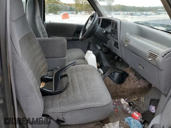 ✅ 1994 Ford Ranger Splash • VIN: 1FTCR10AXRUD05187 • Lot: 90910975. Listed on Copart with 228,270 mi. Free auction sales archive from the USA and detailed vehicle history report at DreamBid. Image 10.