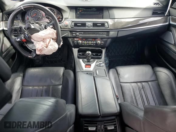 ✅ 2013 BMW M5 • VIN: WBSFV9C58DC773982 • Лот: 84922455. Опубликован ранее на Copart с пробегом 60 707 миль. Бесплатный доступ к архиву аукционных продаж из США и подробный отчёт об истории автомобиля на DreamBid. Изображение 8.