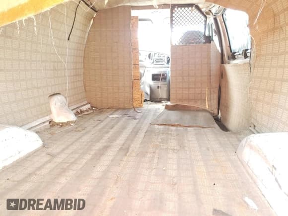 ✅ 2001 Ford Econoline Cargo • VIN: 1FTNE24231HA29557 • Lot: 42740215. Wystawiony na Copart z przebiegiem 261 122 mil. Bezpłatny archiwum sprzedaży aukcyjnych z USA i szczegółowy raport historii pojazdu na DreamBid. Zdjęcie 10.