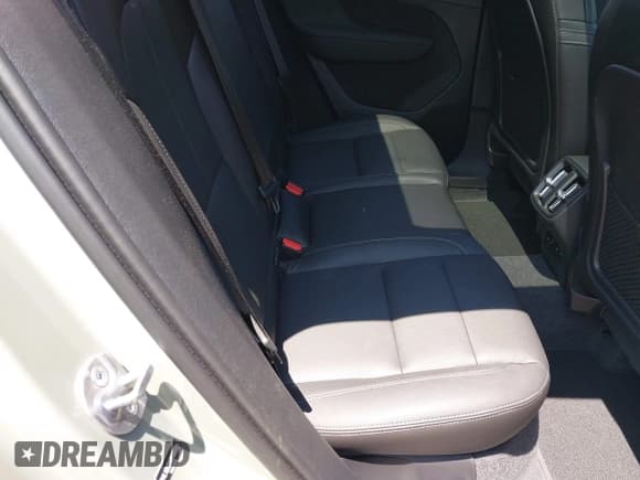 ✅ 2025 Volvo XC40 Plus Dark Theme • VIN: YV4L12UC1S2453686 • Лот: 42406011. Опубликован ранее на IAAI с пробегом 2 945 миль. Бесплатный доступ к архиву аукционных продаж из США и подробный отчёт об истории автомобиля на DreamBid. Изображение 8.