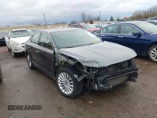 ✅ 2016 Volkswagen Passat SE • VIN: 1VWBT7A38GC065377 • Lot: 43755908. Wystawiony na IAAI z przebiegiem 102 625 mil. Bezpłatny archiwum sprzedaży aukcyjnych z USA i szczegółowy raport historii pojazdu na DreamBid. Zdjęcie 1.