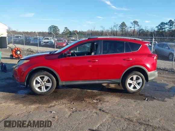 ✅ 2013 Toyota RAV4 XLE • VIN: 2T3RFREV8DW124520 • Lot: 43759154. Wystawiony na IAAI z przebiegiem 353 348 mil. Bezpłatny archiwum sprzedaży aukcyjnych z USA i szczegółowy raport historii pojazdu na DreamBid. Zdjęcie 15.