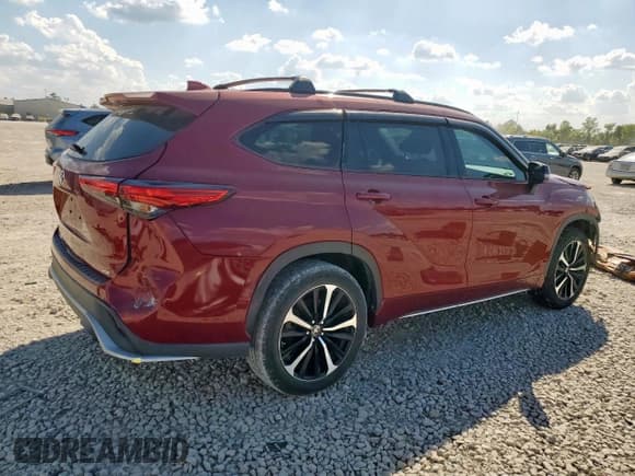 ✅ 2022 Toyota Highlander XSE • VIN: 5TDLZRAHXNS110215 • Lot: 85339055. Listed on Copart with 80,832 mi. Free auction sales archive from the USA and detailed vehicle history report at DreamBid. Image 3.