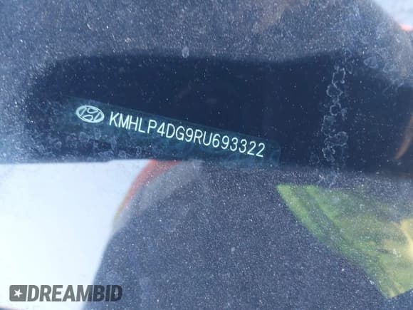 ✅ 2024 Hyundai Elantra Limited • VIN: KMHLP4DG9RU693322 • Lot: 43641580. Wystawiony na IAAI z przebiegiem 5 248 mil. Bezpłatny archiwum sprzedaży aukcyjnych z USA i szczegółowy raport historii pojazdu na DreamBid. Zdjęcie 12.