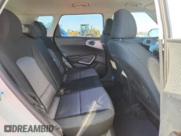 ✅ 2025 Kia Soul LX • VIN: KNDJ23AU8S7269228 • Lot: 69691085. Listed on Copart with 5,447 mi. Free auction sales archive from the USA and detailed vehicle history report at DreamBid. Image 11.