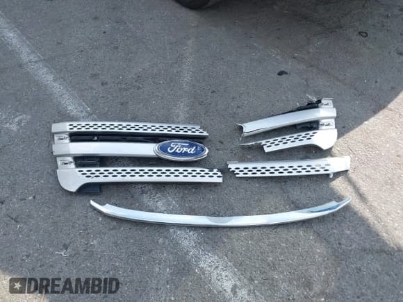 ✅ 2013 Ford Explorer Limited • VIN: 1FM5K7F88DGA08801 • Lot: 41550418. Wystawiony na IAAI z przebiegiem 140 607 mil. Bezpłatny archiwum sprzedaży aukcyjnych z USA i szczegółowy raport historii pojazdu na DreamBid. Zdjęcie 12.