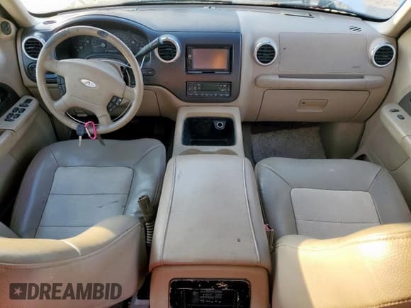 ✅ 2004 Ford Expedition Eddie Bauer • VIN: 1FMEU17W34LA19703 • Lot: 82235215. Wystawiony na Copart z przebiegiem 313 287 mil. Bezpłatny archiwum sprzedaży aukcyjnych z USA i szczegółowy raport historii pojazdu na DreamBid. Zdjęcie 8.