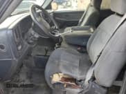 ✅ 2001 Chevrolet Silverado 2500HD LS • VIN: 1GCHK23U01F104669 • Lot: 47504345. Wystawiony na Copart z przebiegiem Nie podano. Bezpłatny archiwum sprzedaży aukcyjnych z USA i szczegółowy raport historii pojazdu na DreamBid. Zdjęcie 7.