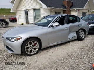 ✅ 2021 Alfa Romeo Giulia Ti • VIN: ZARFANBN2M7647094 • Lot: 54878495. Wystawiony na Copart z przebiegiem 34 909 mil. Bezpłatny archiwum sprzedaży aukcyjnych z USA i szczegółowy raport historii pojazdu na DreamBid. Zdjęcie 1.