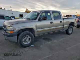 ✅ 2001 Chevrolet Silverado 2500HD LT • VIN: 1GCHC23151F181802 • Лот: 95019725. Опубликован ранее на Copart с пробегом 317 661 миль. Бесплатный доступ к архиву аукционных продаж из США и подробный отчёт об истории автомобиля на DreamBid. Изображение 1.