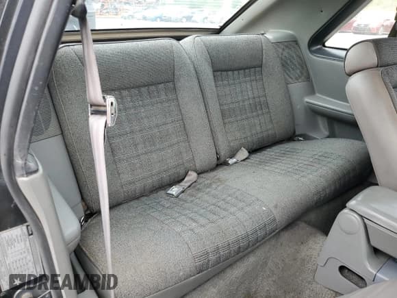 ✅ 1989 Ford Mustang • VIN: 1FABP41A9KF137799 • Lot: 69216465. Wystawiony na Copart z przebiegiem 92 419 mil. Bezpłatny archiwum sprzedaży aukcyjnych z USA i szczegółowy raport historii pojazdu na DreamBid. Zdjęcie 10.