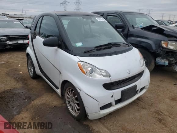 ✅ 2012 Smart fortwo Pure • VIN: WMEEJ3BA7CK557783 • Lot: 50835495. Wystawiony na Copart z przebiegiem 137 381 mil. Bezpłatny archiwum sprzedaży aukcyjnych z USA i szczegółowy raport historii pojazdu na DreamBid. Zdjęcie 4.