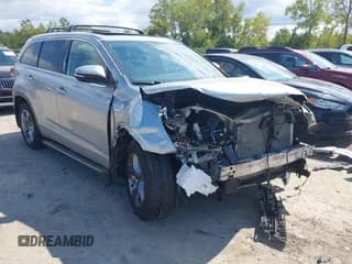 ✅ 2018 Toyota Highlander Limited • VIN: 5TDDZRFH1JS889673 • Lot: 43152184. Wystawiony na IAAI z przebiegiem 58 521 mil. Bezpłatny archiwum sprzedaży aukcyjnych z USA i szczegółowy raport historii pojazdu na DreamBid. Zdjęcie 1.