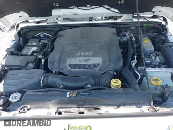 ✅ 2018 Jeep Wrangler Unlimited Sahara • VIN: 1C4BJWEG3JL805263 • Lot: 42593276. Listed on IAAI with 96,489 mi. Free auction sales archive from the USA and detailed vehicle history report at DreamBid. Image 10.