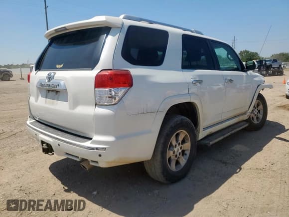 ✅ 2010 Toyota 4Runner SR5 • VIN: JTEZU5JR4A5009628 • Lot: 71688125. Listed on Copart with 295,997 mi. Free auction sales archive from the USA and detailed vehicle history report at DreamBid. Image 3.