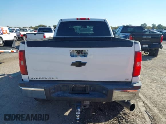 ✅ 2014 Chevrolet Silverado 2500HD LT • VIN: 1GC1KXC86EF183076 • Lot: 43624761. Listed on IAAI with 198,785 mi. Free auction sales archive from the USA and detailed vehicle history report at DreamBid. Image 16.