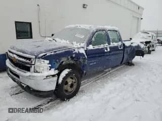2013 Chevrolet Silverado 3500HD Work Truck z VIN 1GC4KZCG7DF241582, wystawiony jako Copart lot #84818504 z przebiegiem 92 754 mil mil oraz Szkoda całkowita • Salvage title. Historia ofert i sprzedaży dostępna na DreamBid. Obrazek 1.
