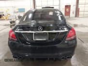 ✅ 2019 Mercedes-Benz C 43 AMG • VIN: 55SWF6EB0KU285355 • Lot: 41935660. Wystawiony na IAAI z przebiegiem 160 525 mil. Bezpłatny archiwum sprzedaży aukcyjnych z USA i szczegółowy raport historii pojazdu na DreamBid. Zdjęcie 17.