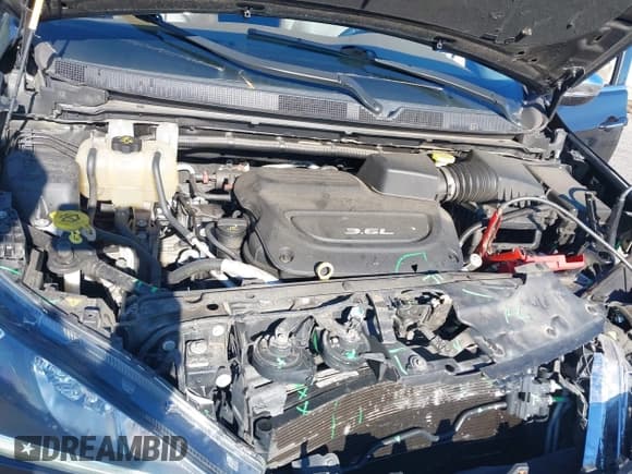 ✅ 2018 Chrysler Pacifica Limited • VIN: 2C4RC1GG5JR321465 • Lot: 43484376. Wystawiony na IAAI z przebiegiem 76 212 mil. Bezpłatny archiwum sprzedaży aukcyjnych z USA i szczegółowy raport historii pojazdu na DreamBid. Zdjęcie 10.