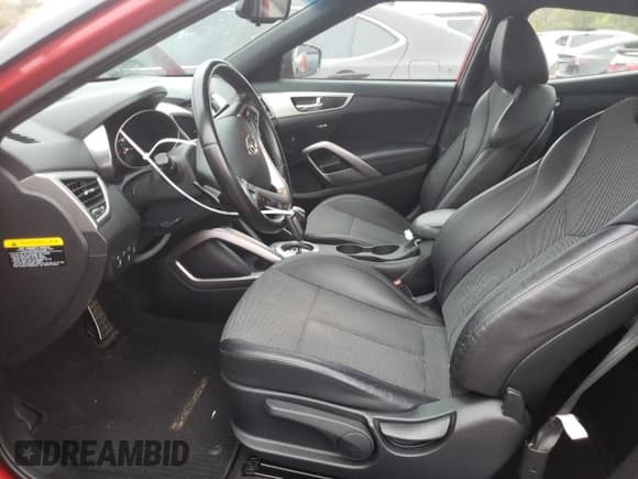 ✅ 2016 Hyundai Veloster • VIN: KMHTC6AD4GU266550 • Lot: 72531934. Wystawiony na Copart z przebiegiem 39 891 mil. Bezpłatny archiwum sprzedaży aukcyjnych z USA i szczegółowy raport historii pojazdu na DreamBid. Zdjęcie 7.