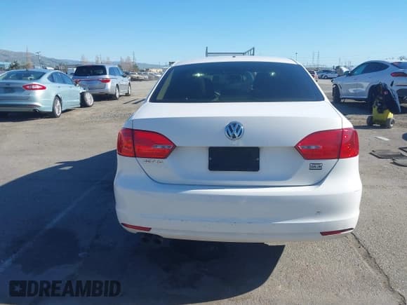 ✅ 2012 Volkswagen Jetta S • VIN: 3VW2K7AJXCM355596 • Lot: 41642491. Listed on IAAI with 130,937 mi. Free auction sales archive from the USA and detailed vehicle history report at DreamBid. Image 17.
