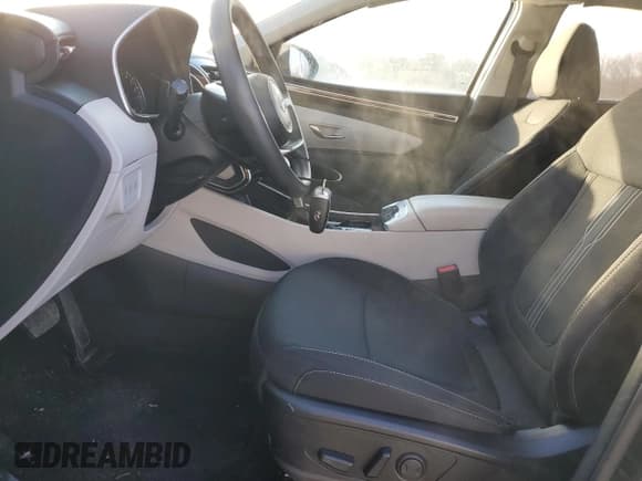 ✅ 2024 Hyundai Tucson SEL • VIN: 5NMJBCDE3RH324188 • Lot: 88764405. Wystawiony na Copart z przebiegiem 30 824 mil. Bezpłatny archiwum sprzedaży aukcyjnych z USA i szczegółowy raport historii pojazdu na DreamBid. Zdjęcie 7.