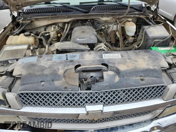 ✅ 2004 Chevrolet Silverado 2500HD LS • VIN: 1GCHK23U64F150771 • Lot: 87114365. Wystawiony na Copart z przebiegiem Nie podano. Bezpłatny archiwum sprzedaży aukcyjnych z USA i szczegółowy raport historii pojazdu na DreamBid. Zdjęcie 11.